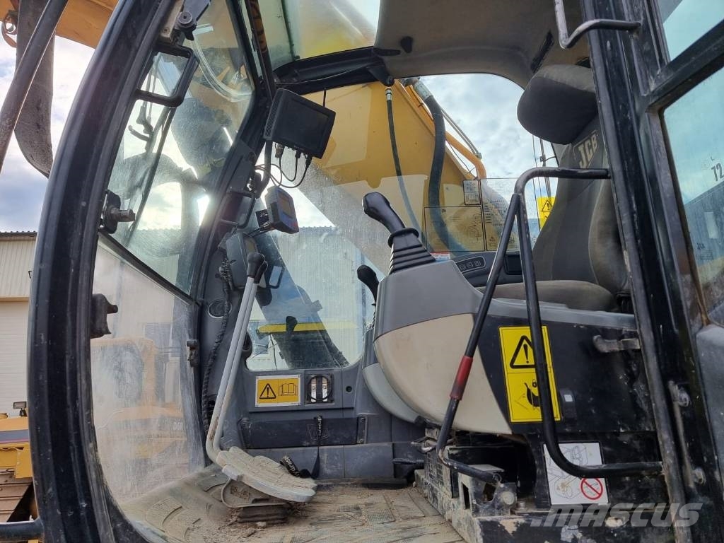JCB JS 330 NC Pelle sur chenilles