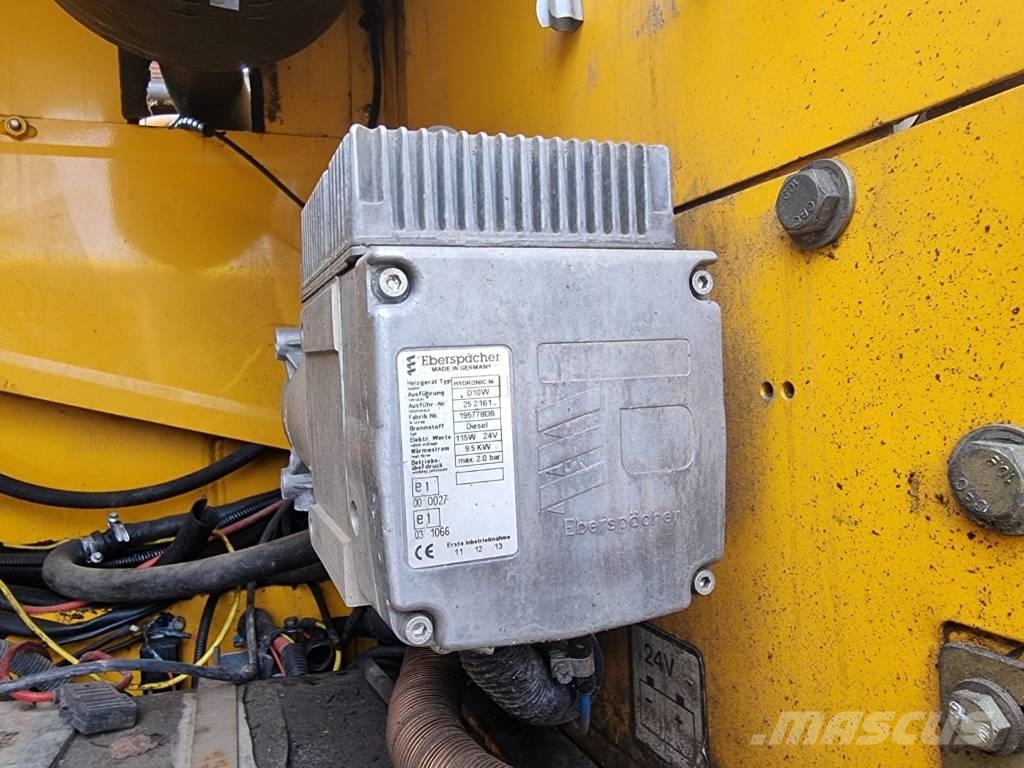 JCB JS 330 NC Pelle sur chenilles