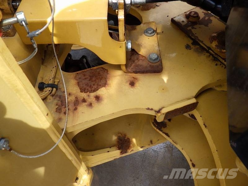 CAT 901C2 Loader حفارات زحافة