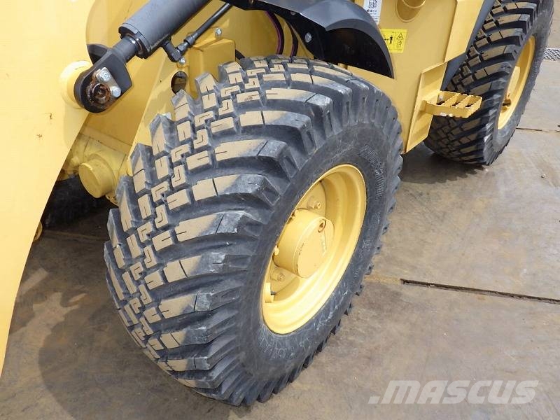 CAT 901C2 Loader حفارات زحافة