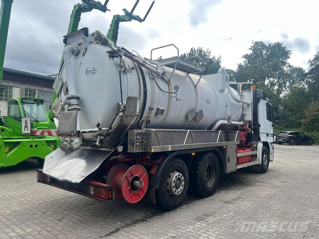 Mercedes-Benz Actros 2541 Staubsauger