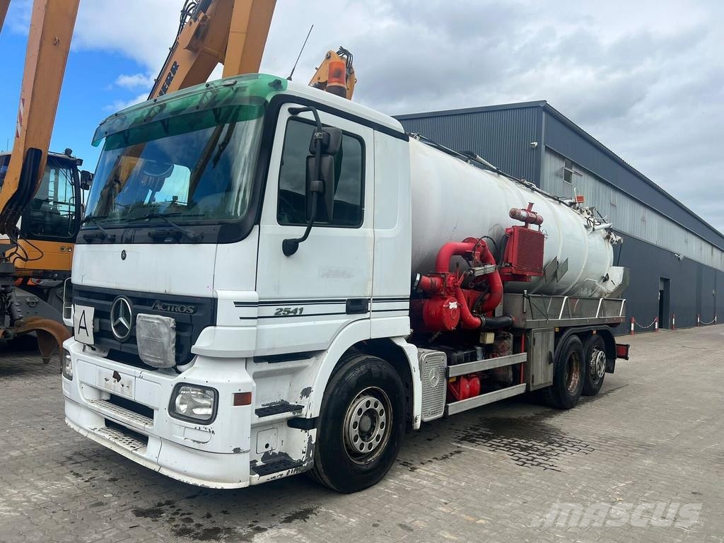 Mercedes-Benz Actros 2541 Staubsauger