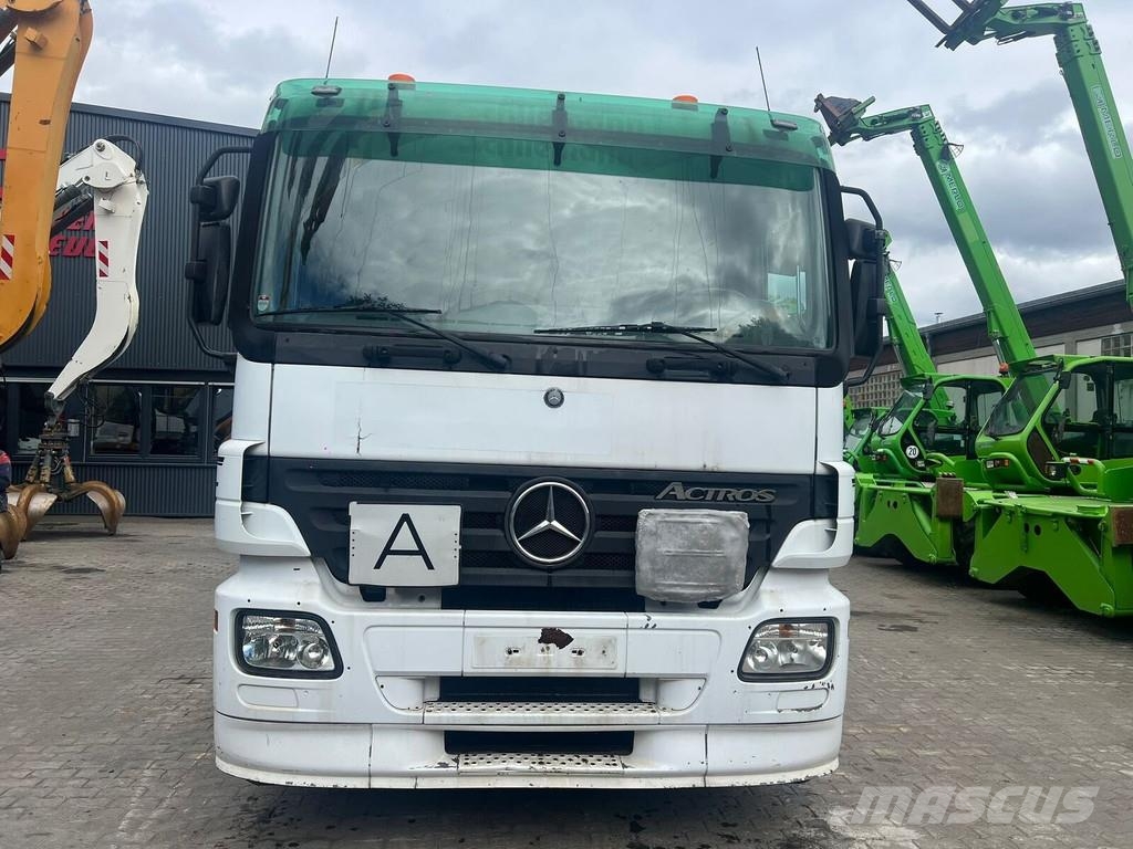 Mercedes-Benz Actros 2541 Staubsauger