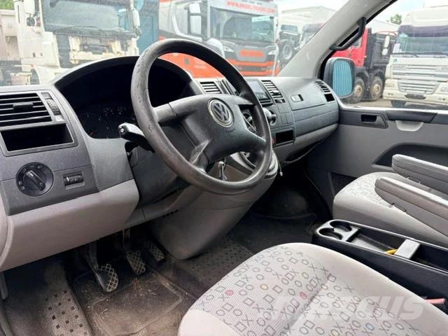Volkswagen Transporter T5 DOUBLE CAB 5-CILINDER (6 GEARS MANU Carros