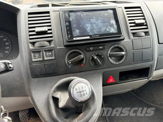 Volkswagen Transporter T5 DOUBLE CAB 5-CILINDER (6 GEARS MANU Carros