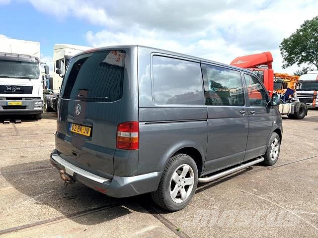 Volkswagen Transporter T5 DOUBLE CAB 5-CILINDER (6 GEARS MANU Carros