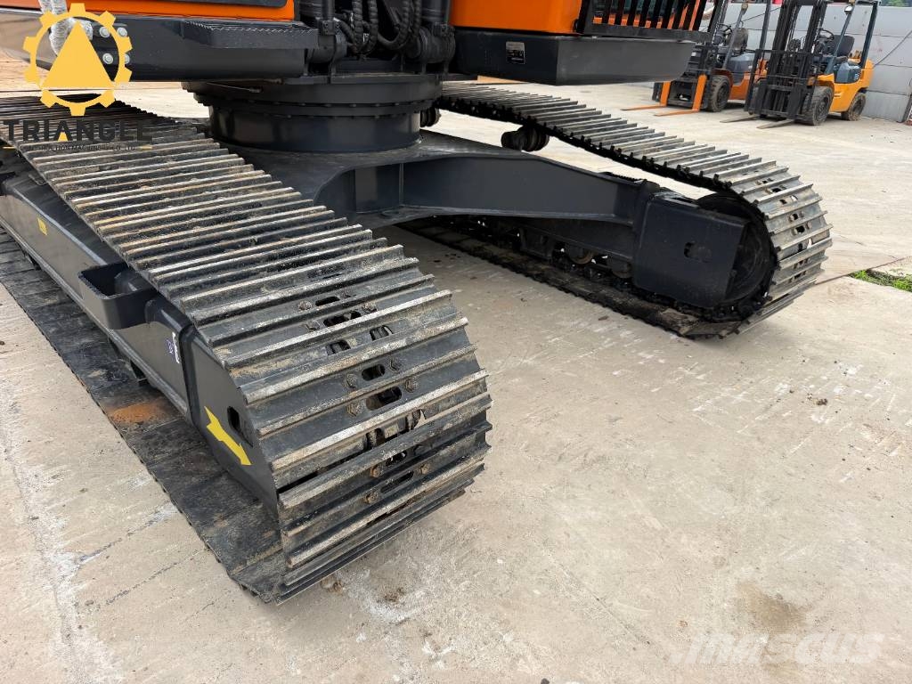 Doosan DX 225 LCA Bagri goseničarji
