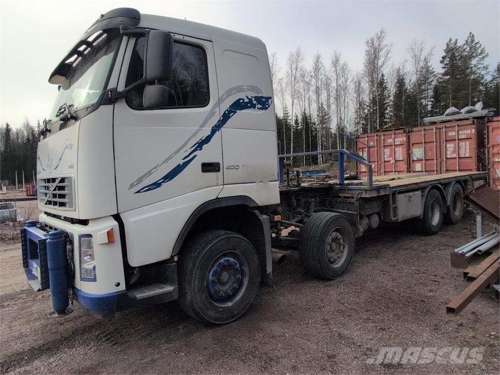 Volvo FH 8x4 شاحنات الرافعات