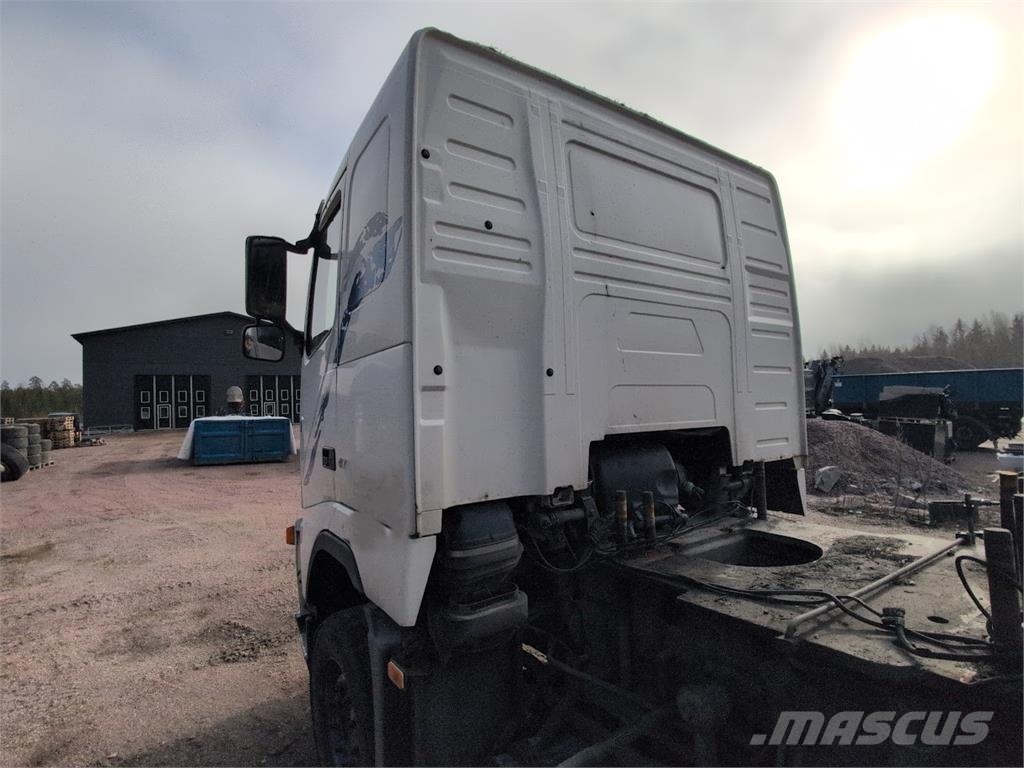 Volvo FH 8x4 شاحنات الرافعات