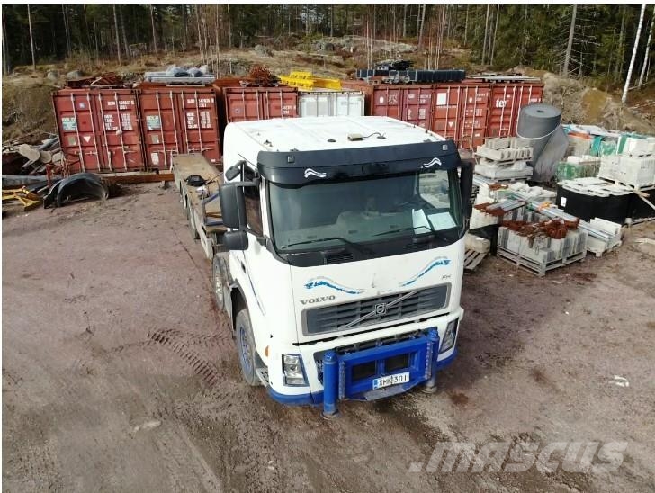 Volvo FH 8x4 شاحنات الرافعات