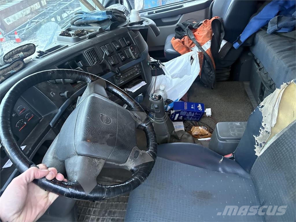 Volvo FH 8x4 شاحنات الرافعات
