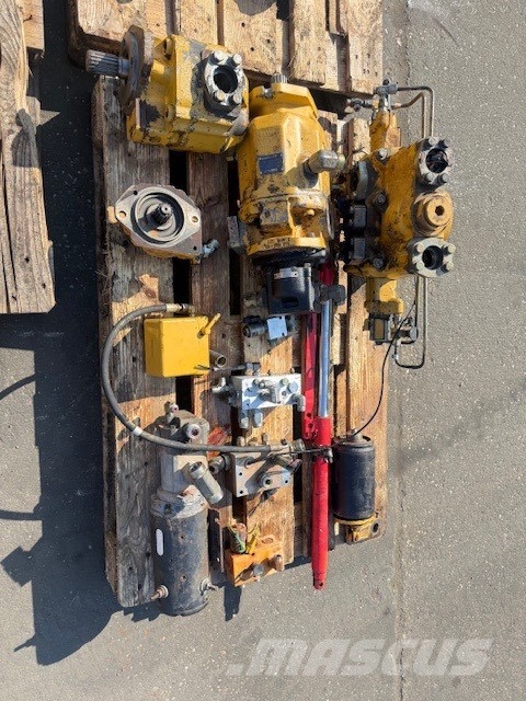 CAT 740 HYDRAULIC PARTS COMPLET Componenti idrauliche