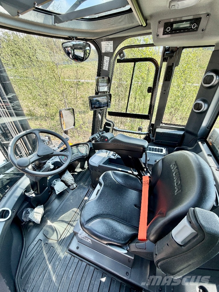 Hyundai 80 B-X Li-Ion Electric forklifts