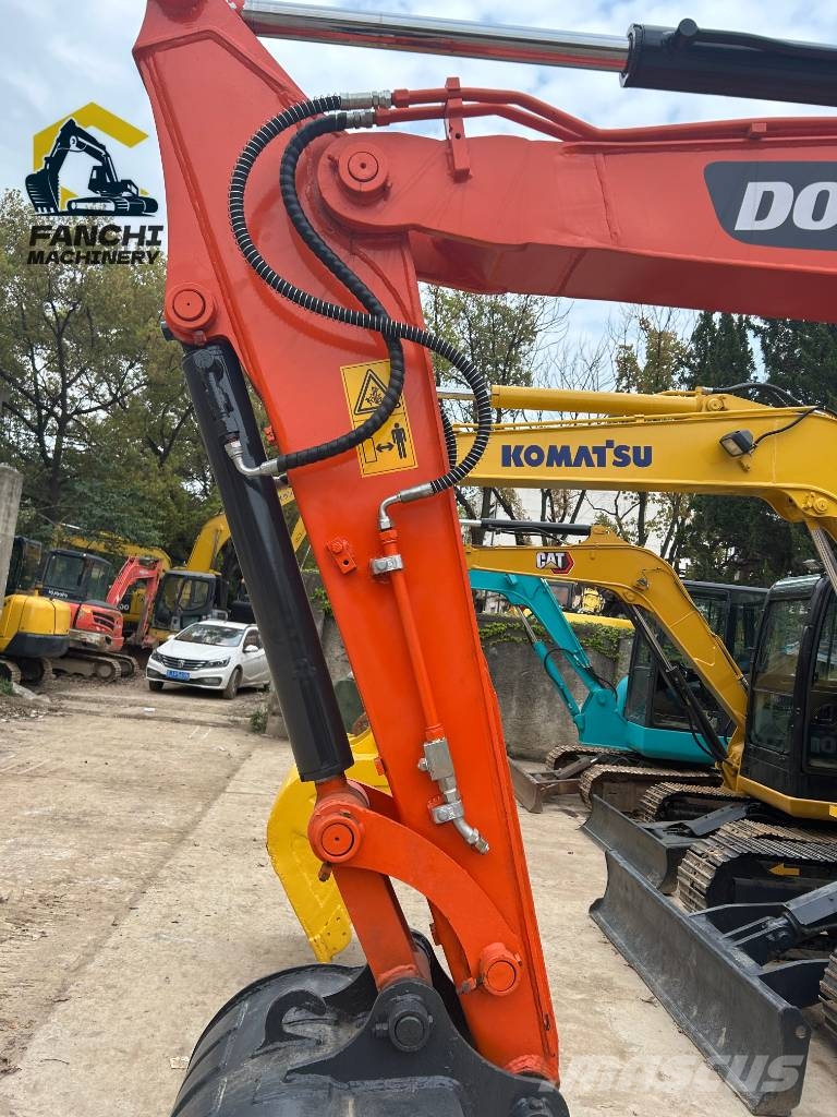 Doosan DX 60 حفارات زحافة
