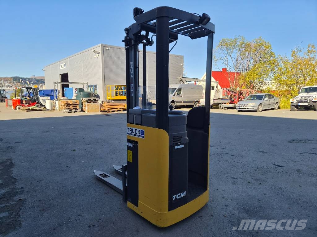 TCM 1.6 tonns ståstabler 3.6m LH Stand-in stackers