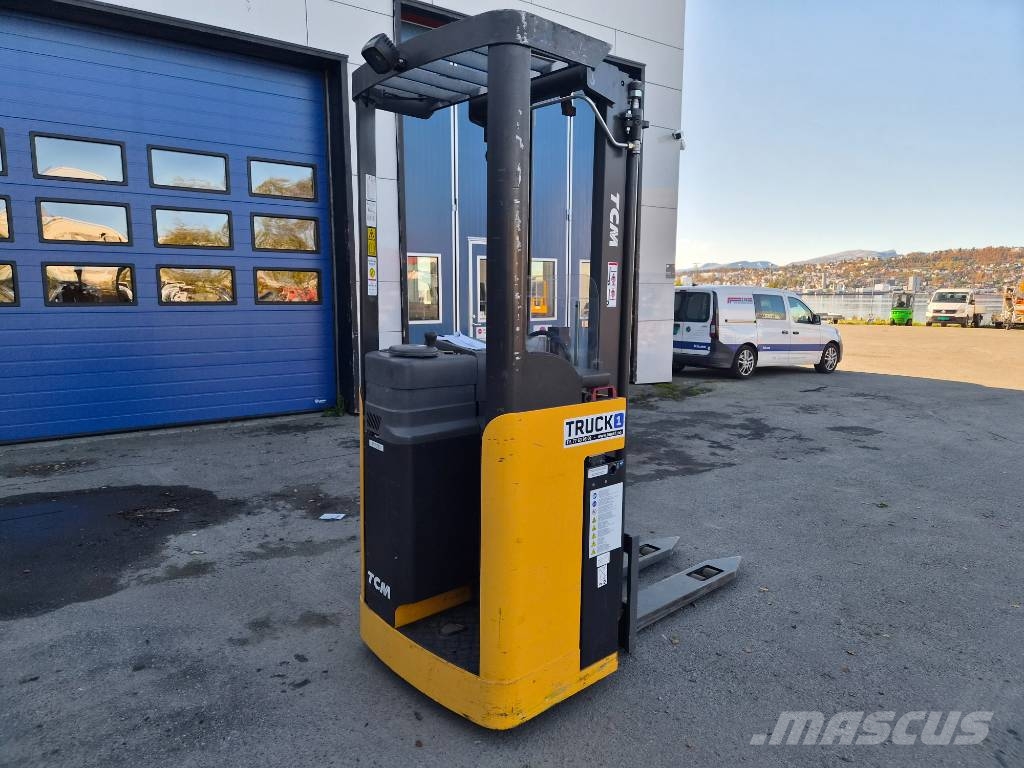 TCM 1.6 tonns ståstabler 3.6m LH Stand-in stackers