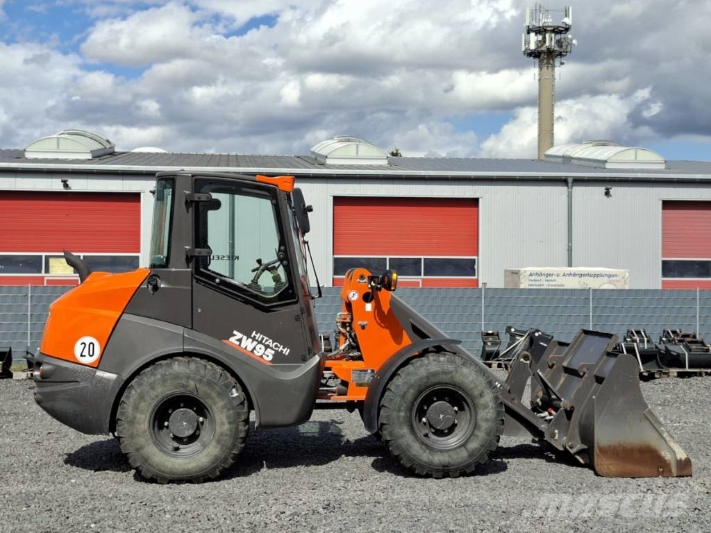 Hitachi ZW 95-6 Schrankladers