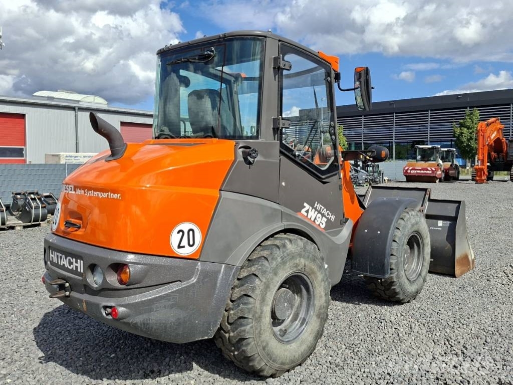Hitachi ZW 95-6 Schrankladers