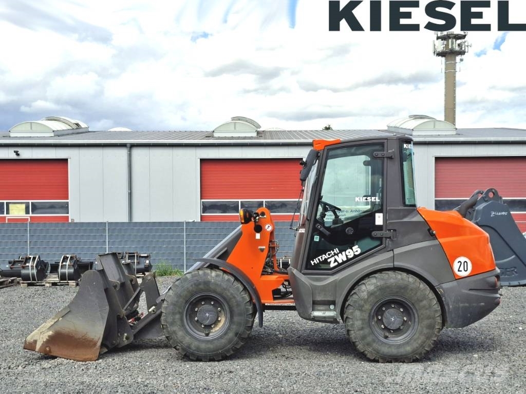 Hitachi ZW 95-6 Schrankladers