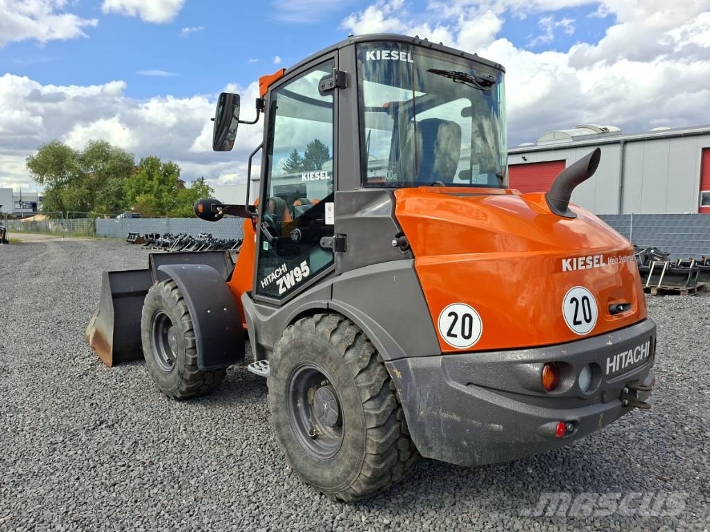 Hitachi ZW 95-6 Schrankladers