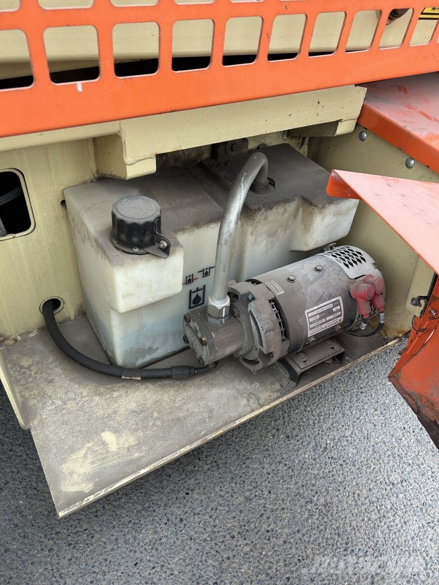 JLG 4069 LE (3614) رافعات مقصية الشكل