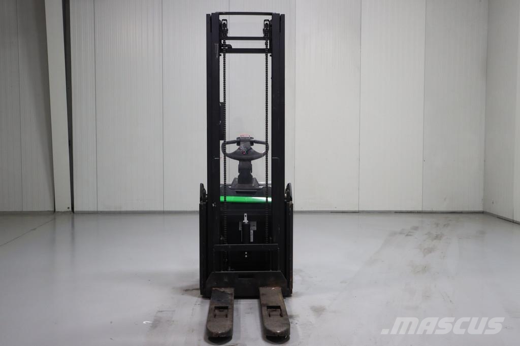 Cesab S312L Pedestrian stacker