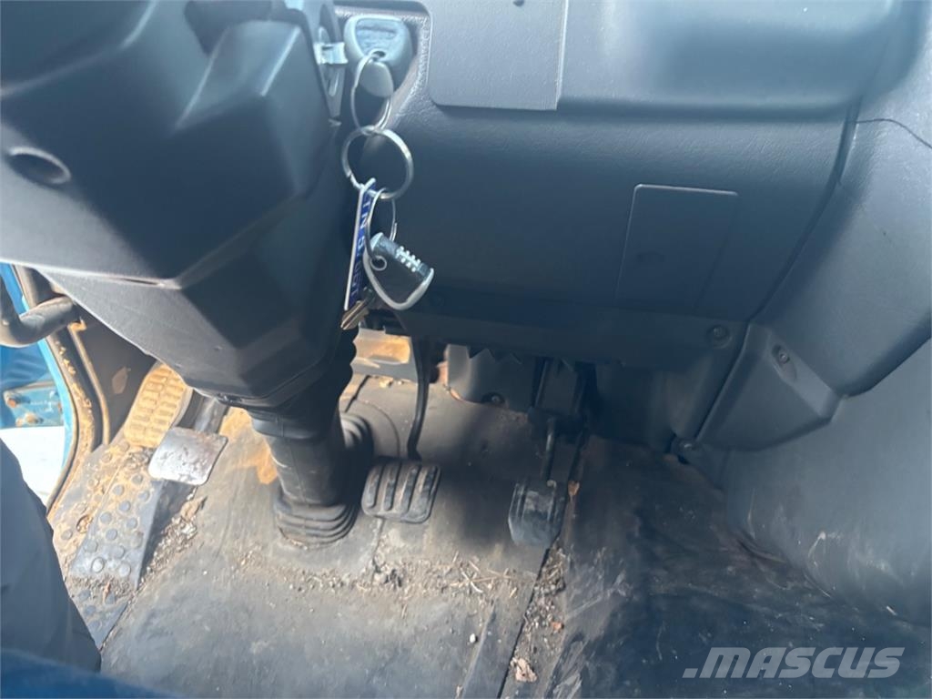 Iveco EUROCARGO 120E25 6X4/4 Tartályos teherautók
