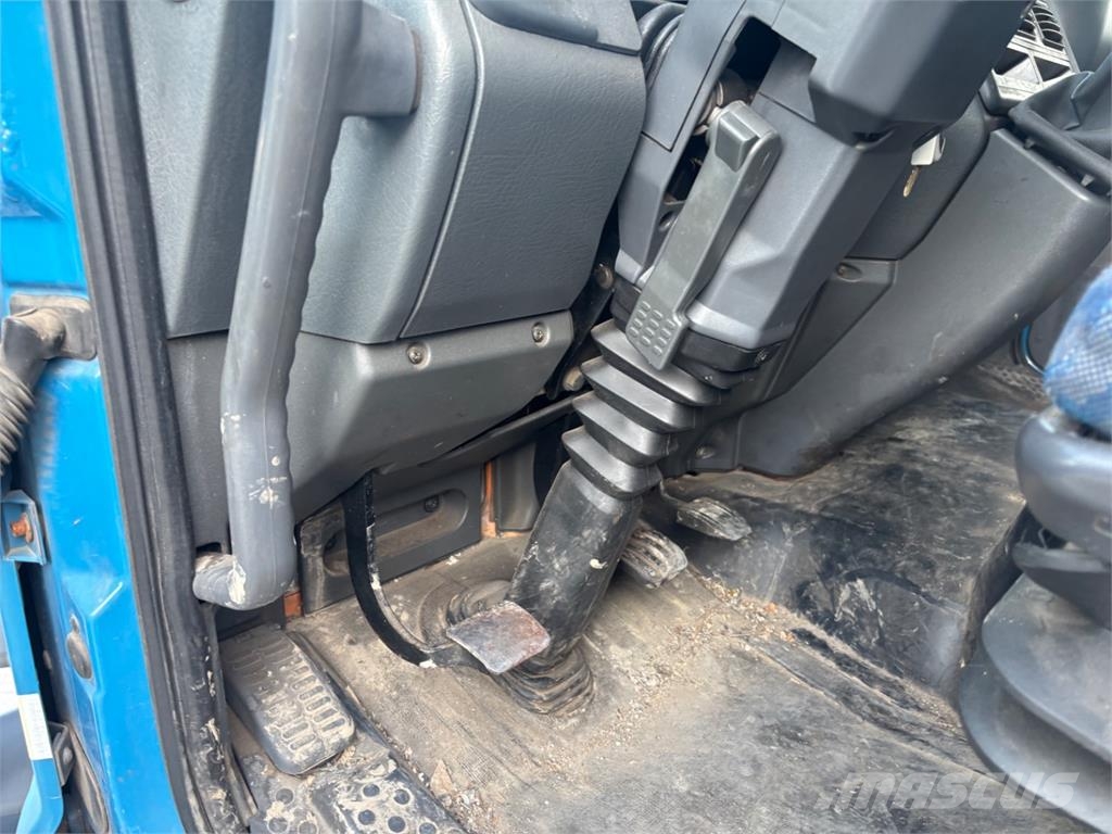 Iveco EUROCARGO 120E25 6X4/4 Tartályos teherautók