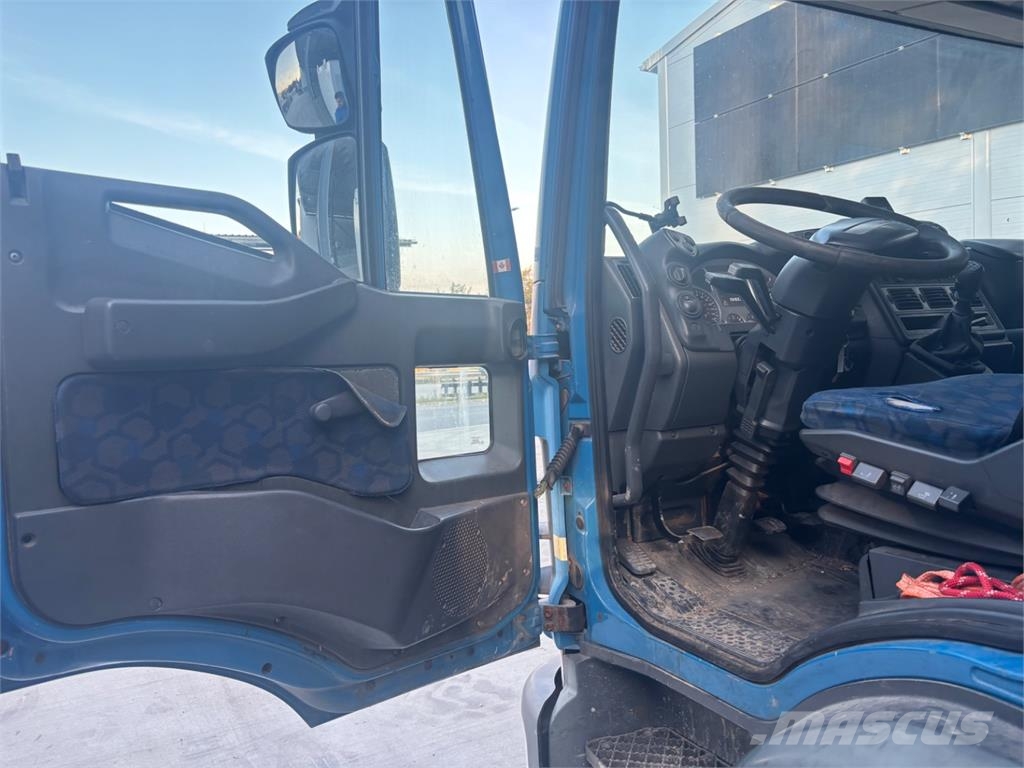 Iveco EUROCARGO 120E25 6X4/4 Tartályos teherautók