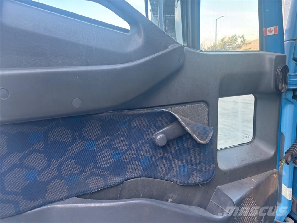 Iveco EUROCARGO 120E25 6X4/4 Tartályos teherautók
