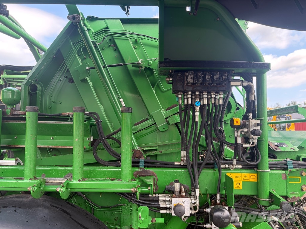 McHale fusion 3 Round balers