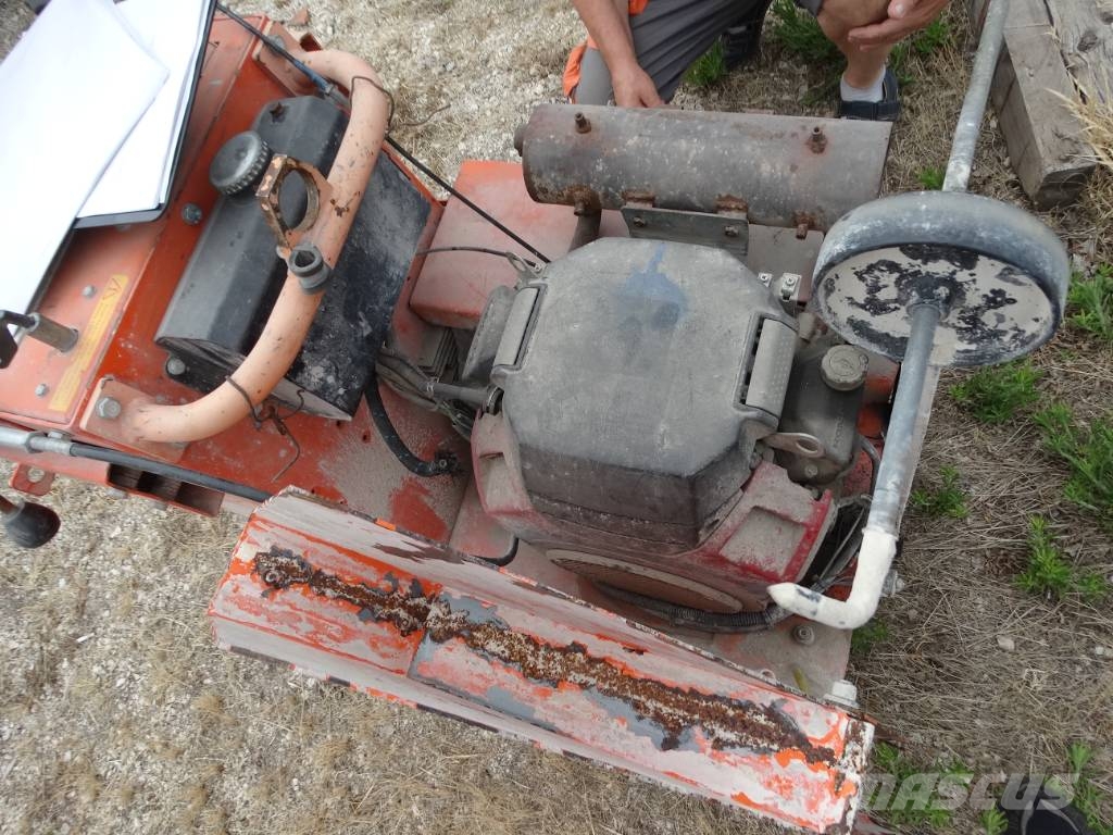 Gölz FS 250 B hézagvágó Scie à roche et béton