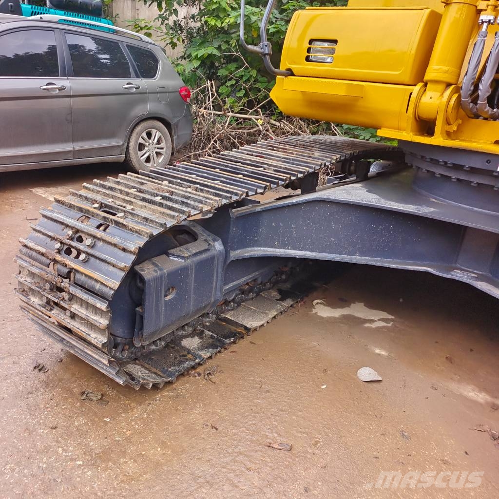 Komatsu PC 220-8 made in Japan 履带挖掘机
