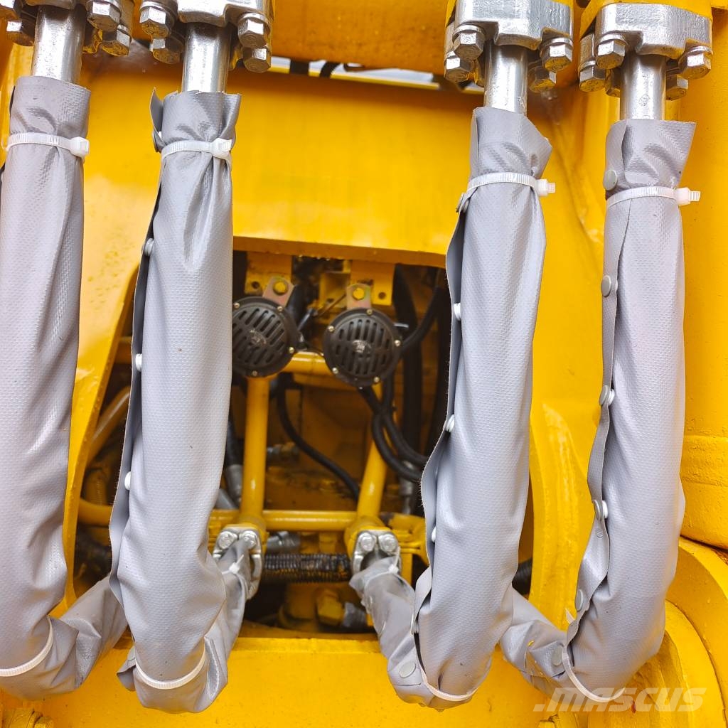 Komatsu PC 220-8 made in Japan 履带挖掘机