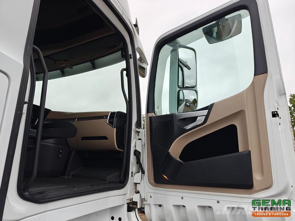 Mercedes-Benz Actros 1842 4x2 GigaSpace Euro6A - 13L Engine - Me Sadulveokid