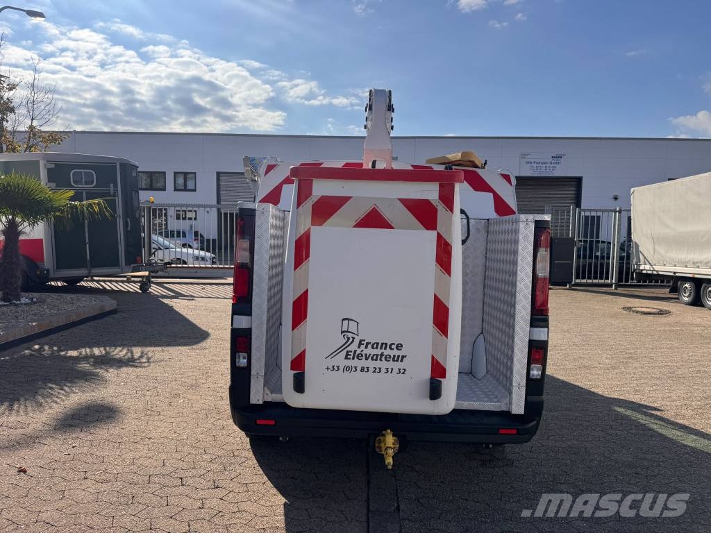 Renault Trafic III Hubarbeitsbühne France Elevateu111Fcc Plataformas aéreas montadas em camião