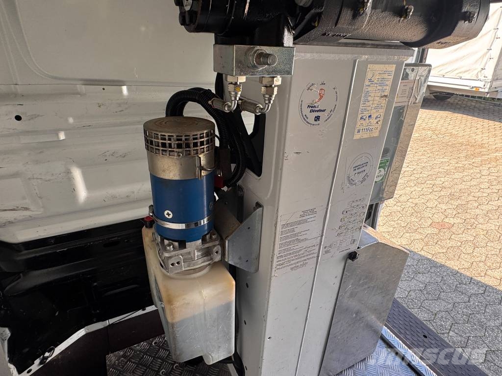 Renault Trafic III Hubarbeitsbühne France Elevateu111Fcc Plataformas aéreas montadas em camião