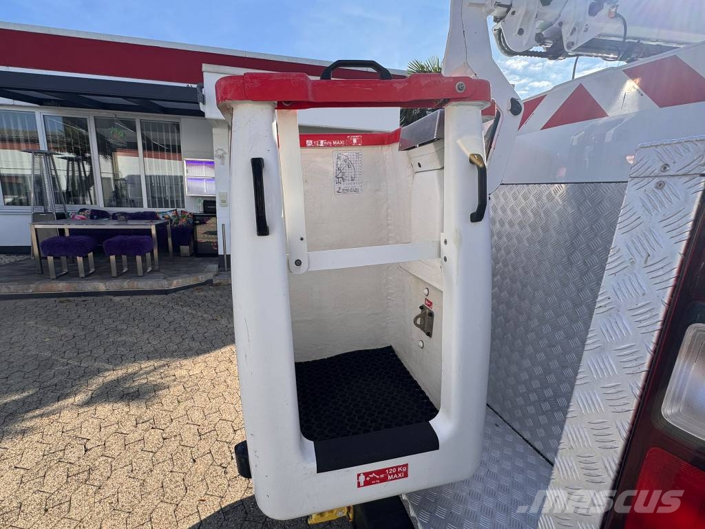 Renault Trafic III Hubarbeitsbühne France Elevateu111Fcc Plataformas aéreas montadas em camião