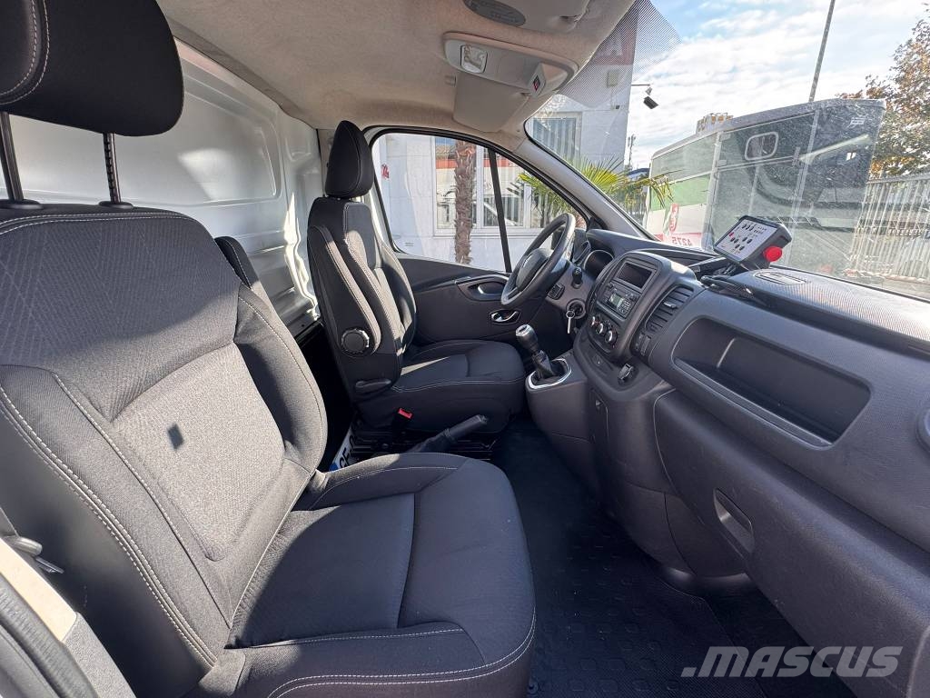 Renault Trafic III Hubarbeitsbühne France Elevateu111Fcc Plataformas aéreas montadas em camião