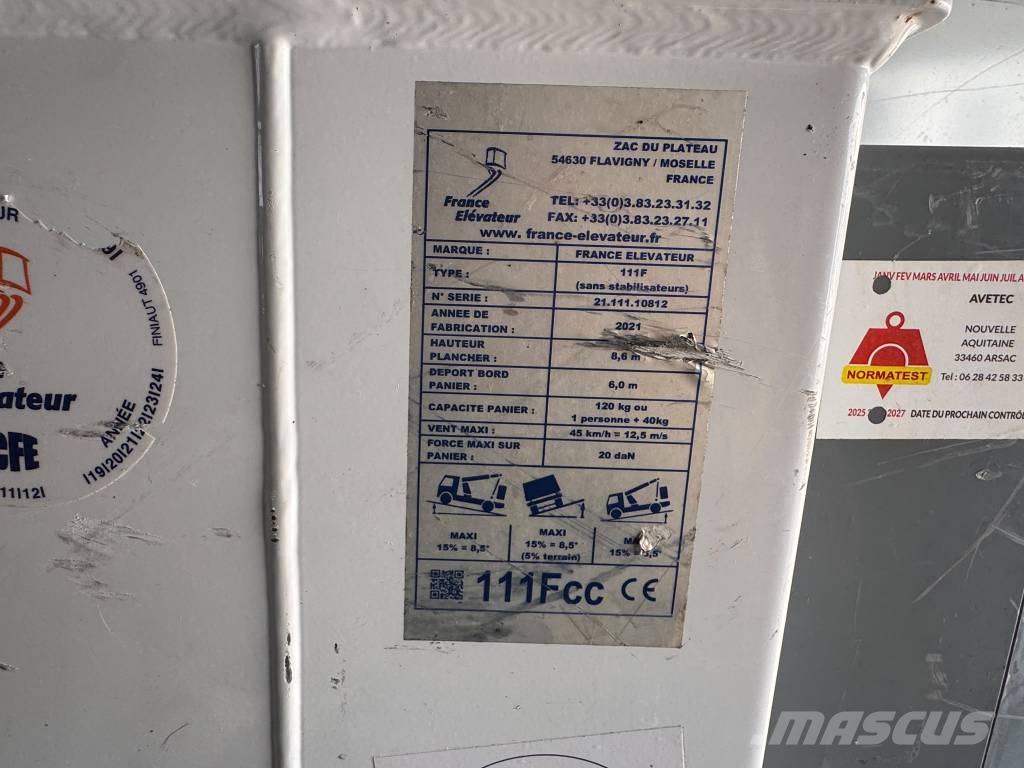 Renault Trafic III Hubarbeitsbühne France Elevateu111Fcc Plataformas aéreas montadas em camião