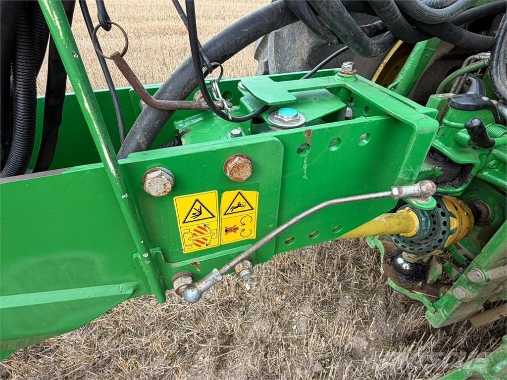 John Deere 732 Anhängespritzen