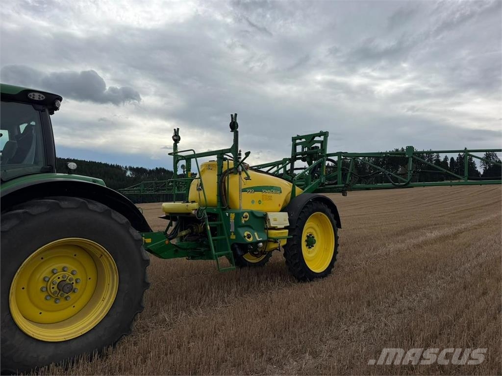 John Deere 732 Anhängespritzen
