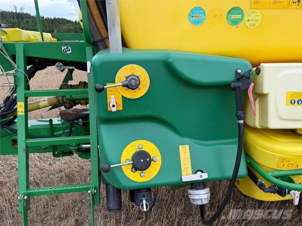 John Deere 732 Anhängespritzen