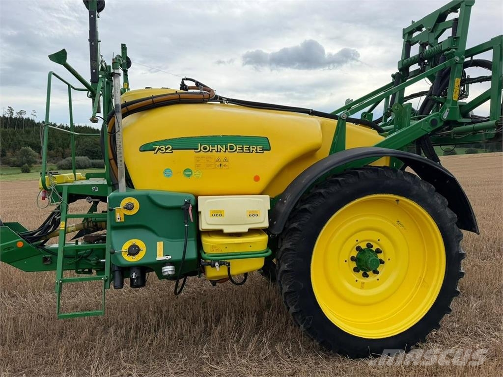 John Deere 732 Anhängespritzen