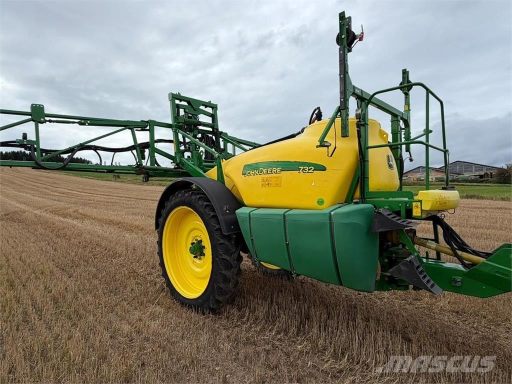 John Deere 732 Anhängespritzen