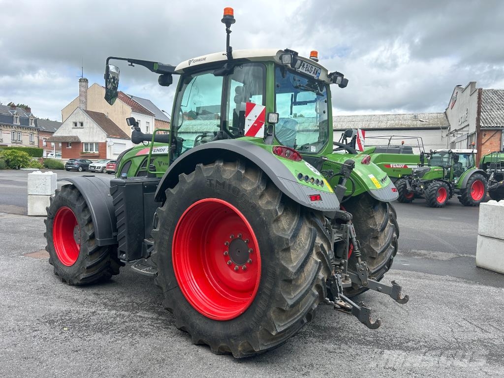 Fendt 718 S4 POWER + Tractores
