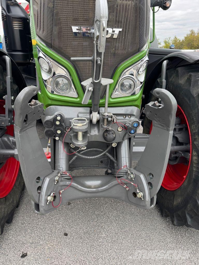 Fendt 718 S4 POWER + Traktori