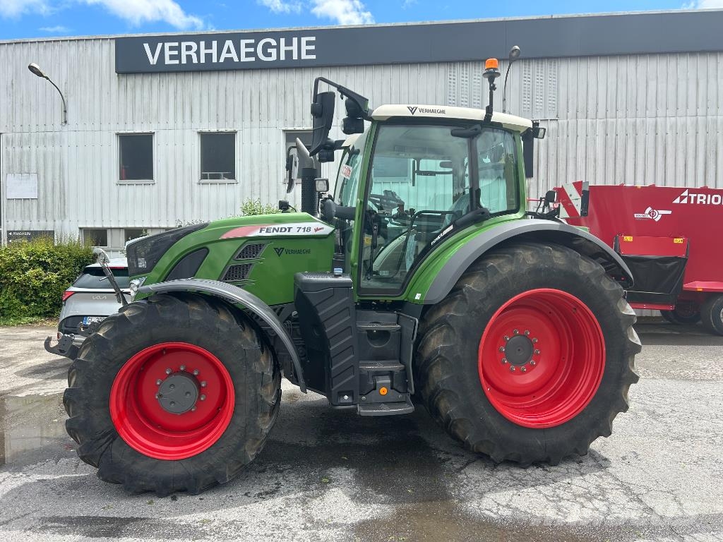 Fendt 718 S4 POWER + Tractores