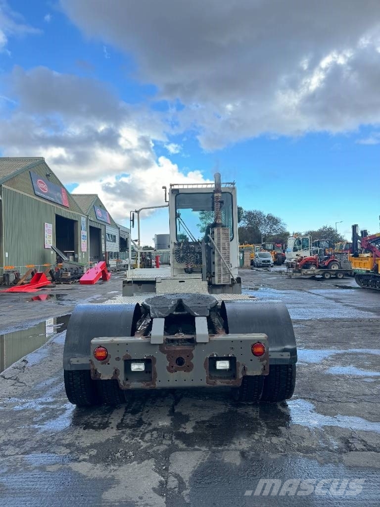 Terberg YT 222 Terminal tractors