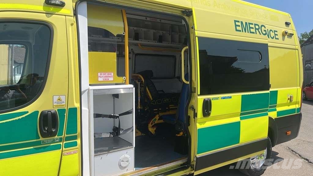 Fiat Ducato A&E Fiat Ducato A&E Box Body with Stryker P Ambulancias